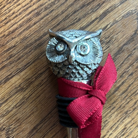 Other - Silver Owl Head Wine Stopper